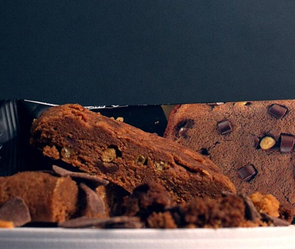 Biscotto proteico gusto brownie - 23% di proteine - €1,59- 1 attimo in forma - screen brownie2